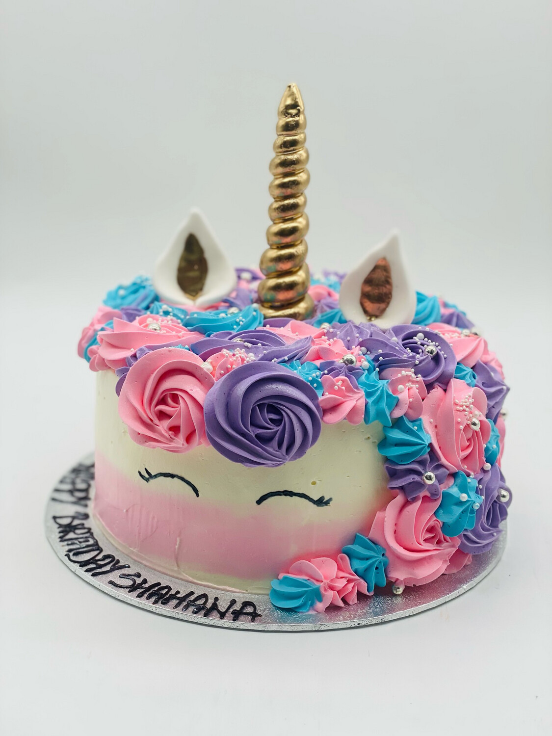 How to make a unicorn cake with whipped cream - YouTube