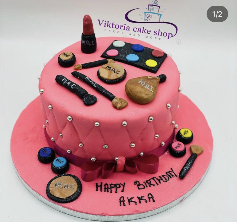 Make Up design pink  Royal Icing Cake