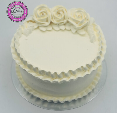 “Traditional” Vanilla Cake Fresh Cream Flower