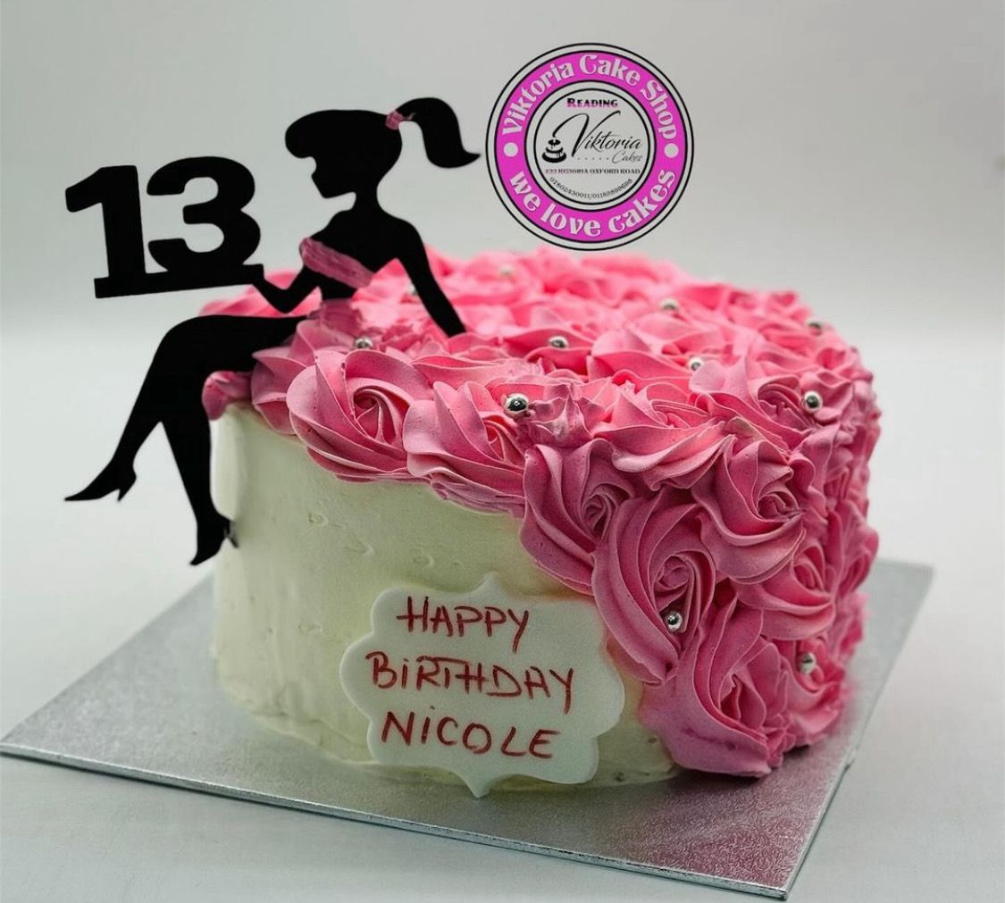 Elegant Women Pink Cakes Egg free sponge