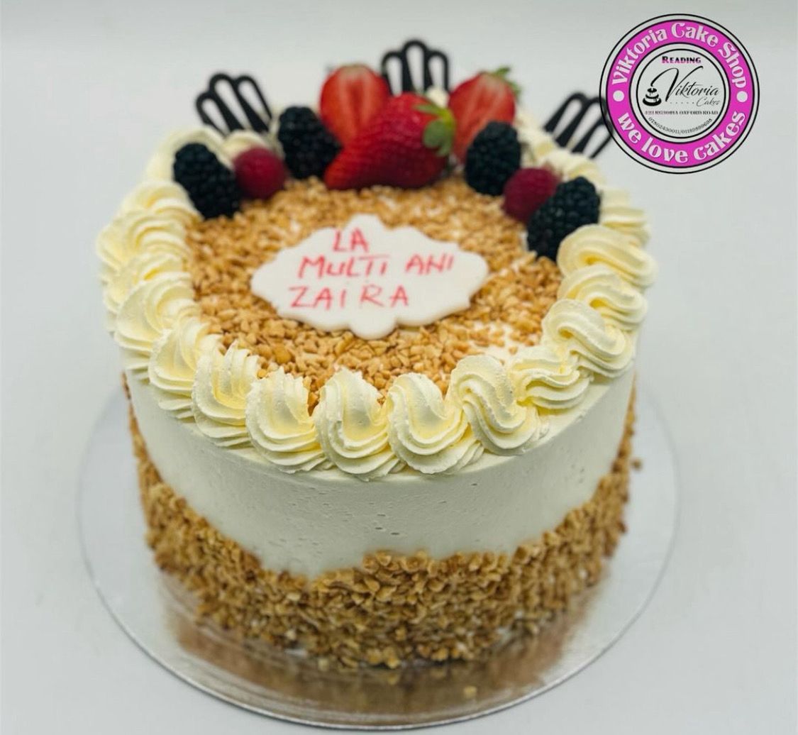 Fresh Cake with NUT & FRUIT top