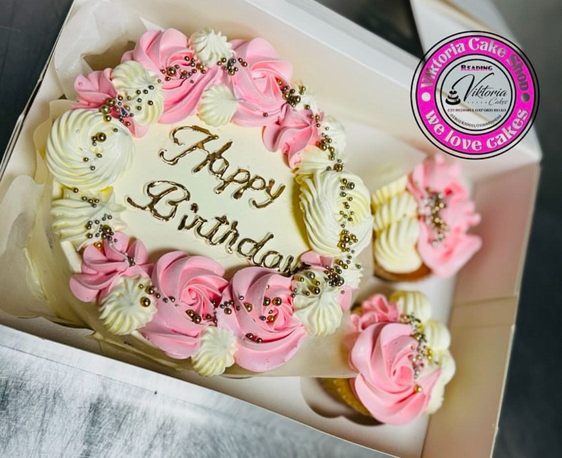 Bento Cake With 2x Cupcake Valentine's 0
