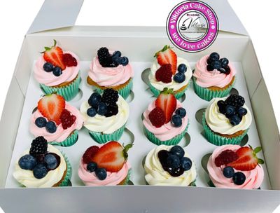 CupCakes Fruits Toped