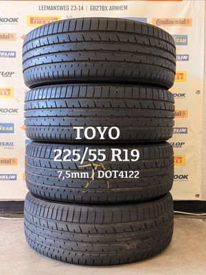 225/55/19 TOYO zomerbanden 7,5mm DOT4122