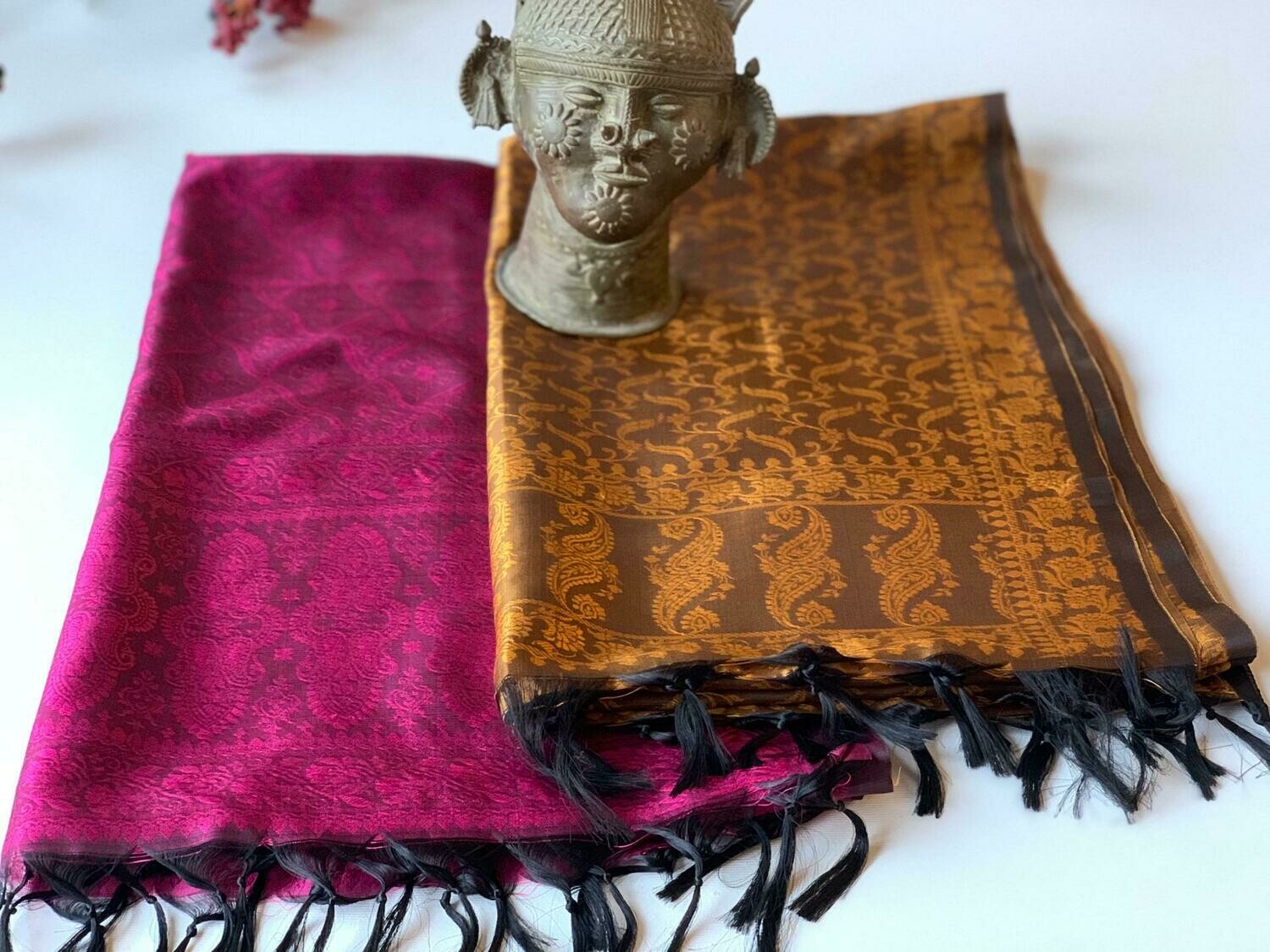 Handwoven self design dual tone reversible fine silk scarfs