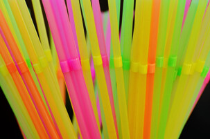 Pajita Flexible 5x230 (Colores/Negro). Pack 1000 uds.