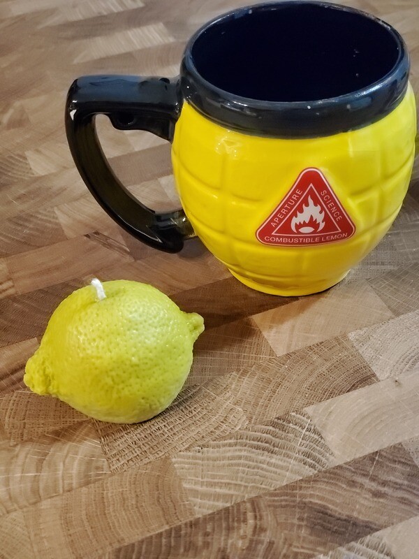 combustible lemon candle