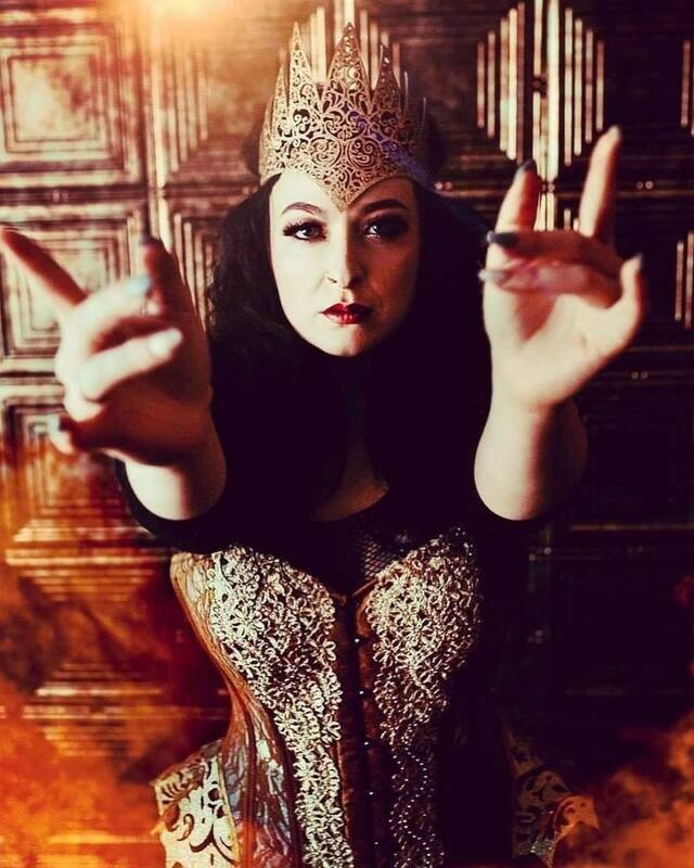 You&#39;re a Queen ensemble