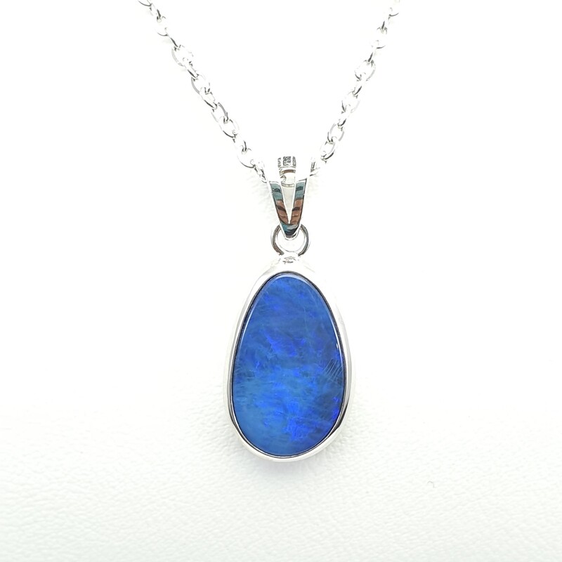 Opal, Pendant