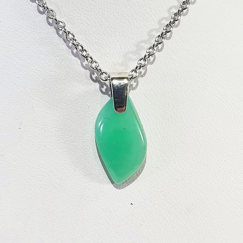 Chrysoprase pendant