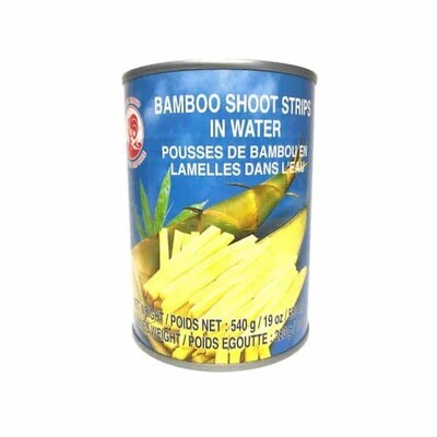 Bamboo Shoot Strips in Water (หน่อไม้หั่นเส้น ในกระป๋อง ตราไก่) 540g.
