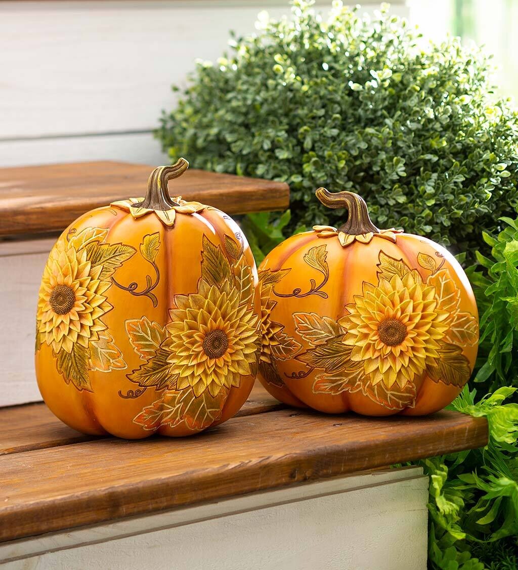 EE Carved Pumpkins w Sunflower