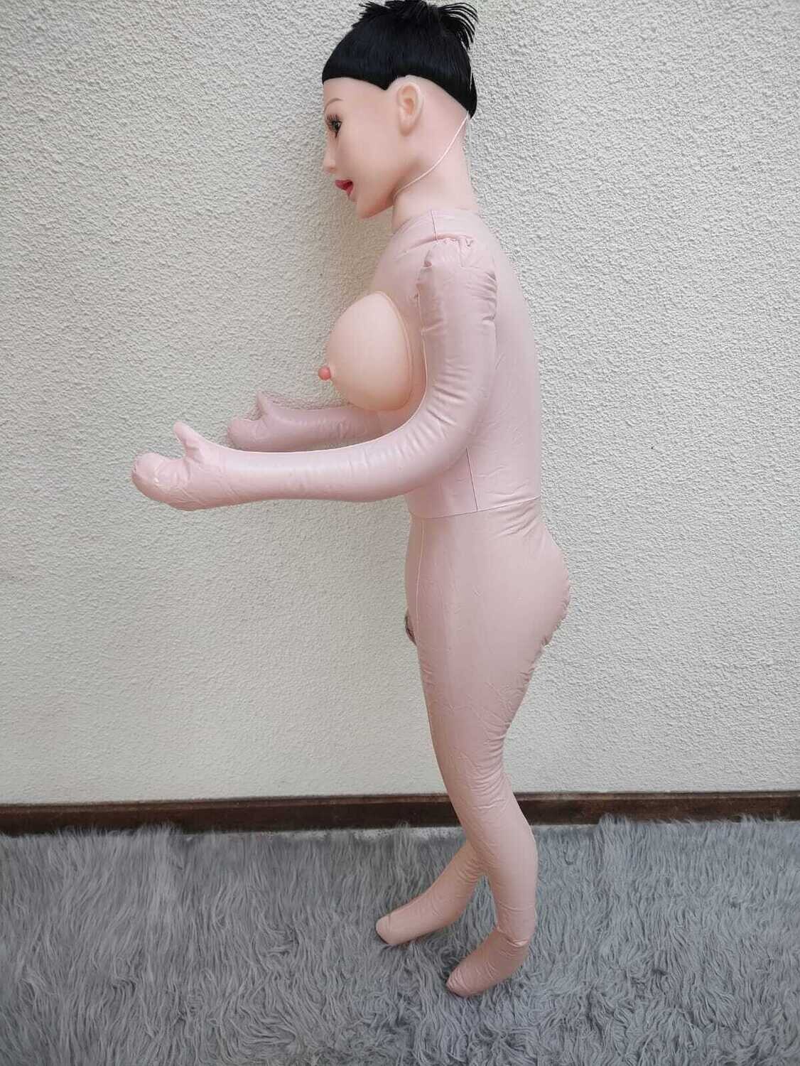 MUÑECA INFLABLE CON VELLO