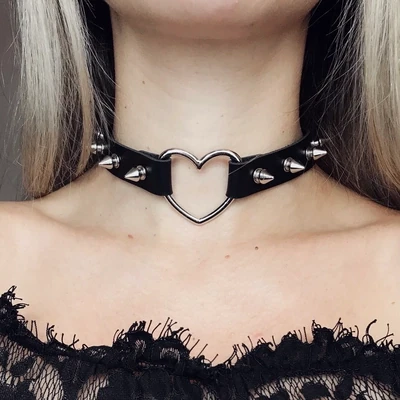 Collar Spike Heart con correa