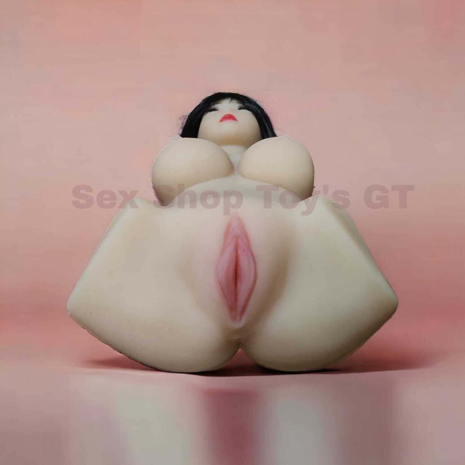 Torso súper realista con rostro