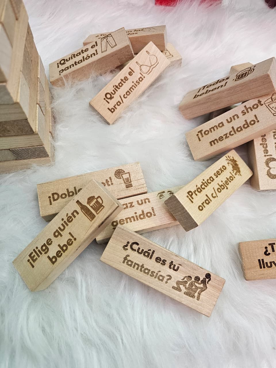 JENGA HOT FRIENDS