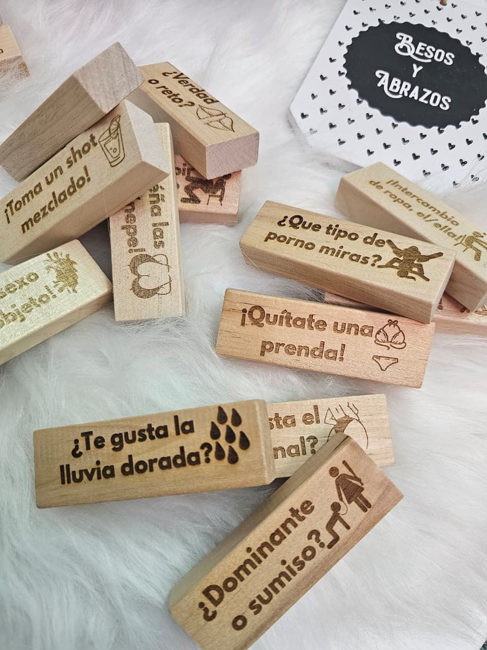 JENGA HOT FRIENDS