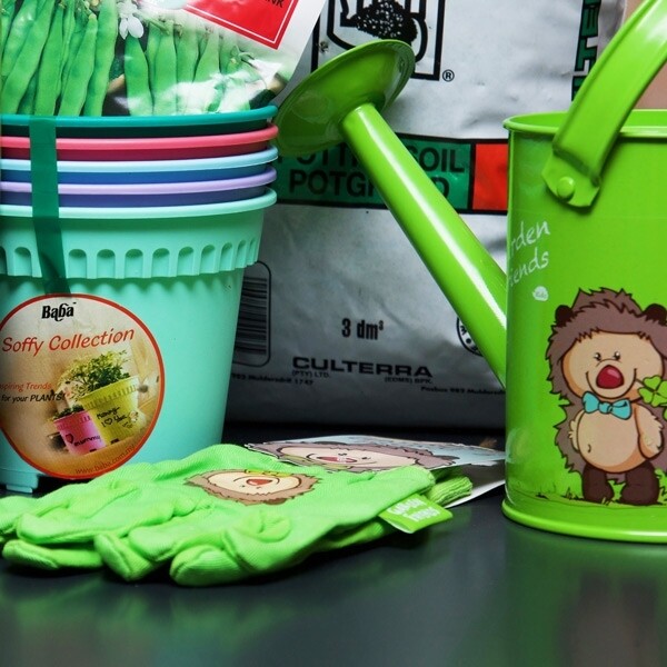 Kiddies Gardening