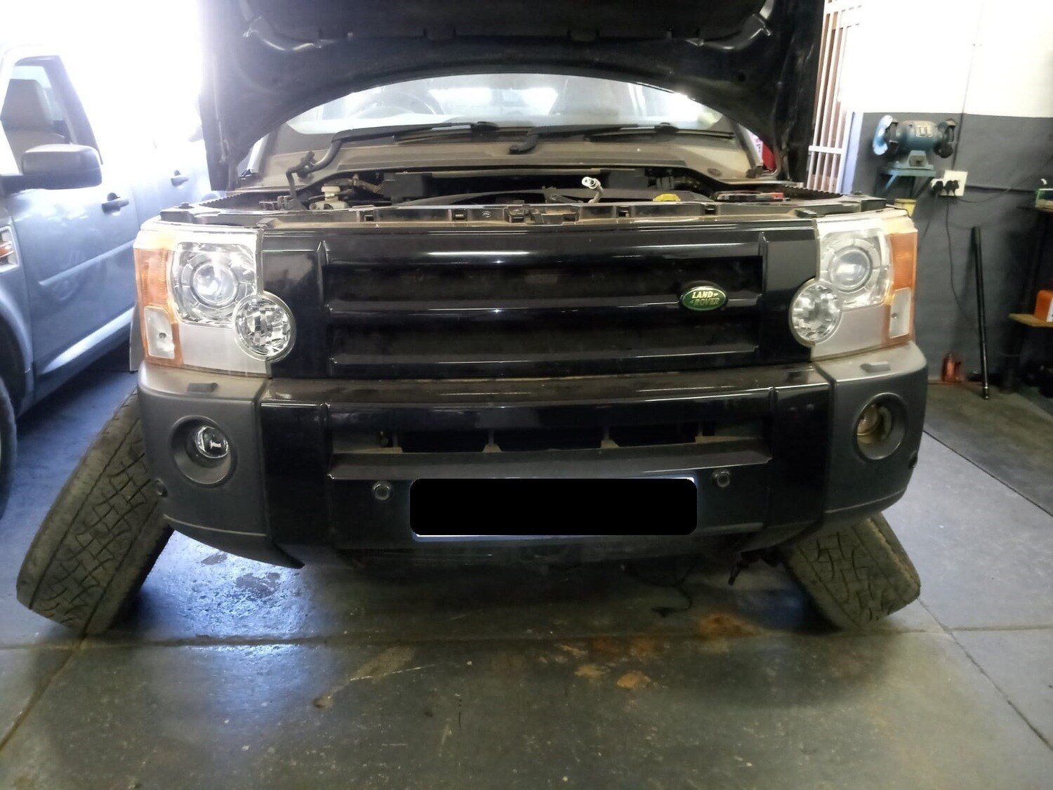 Discovery 3 Front Bumper