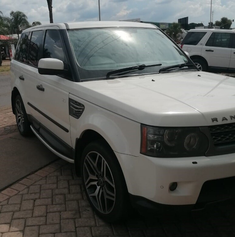 Range Rover Sport breaking up for parts