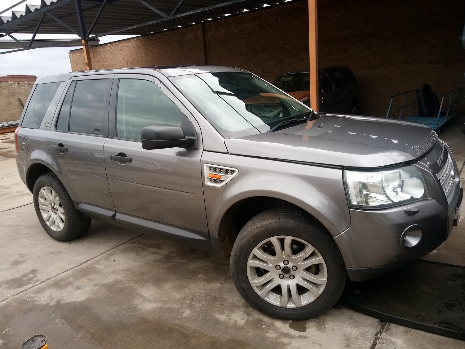 Freelander 2 i6 breaking up for parts