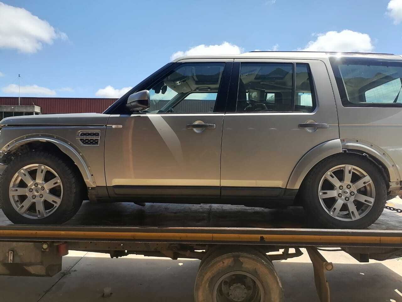 Discovery 4 3.0 TDV6 breaking up for parts