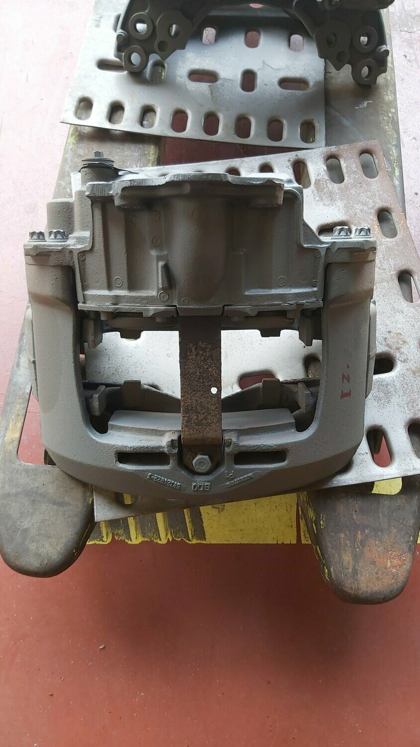 PINZA DE FRENO TRASERO VOLVO IZ. FH 4-40 4-60