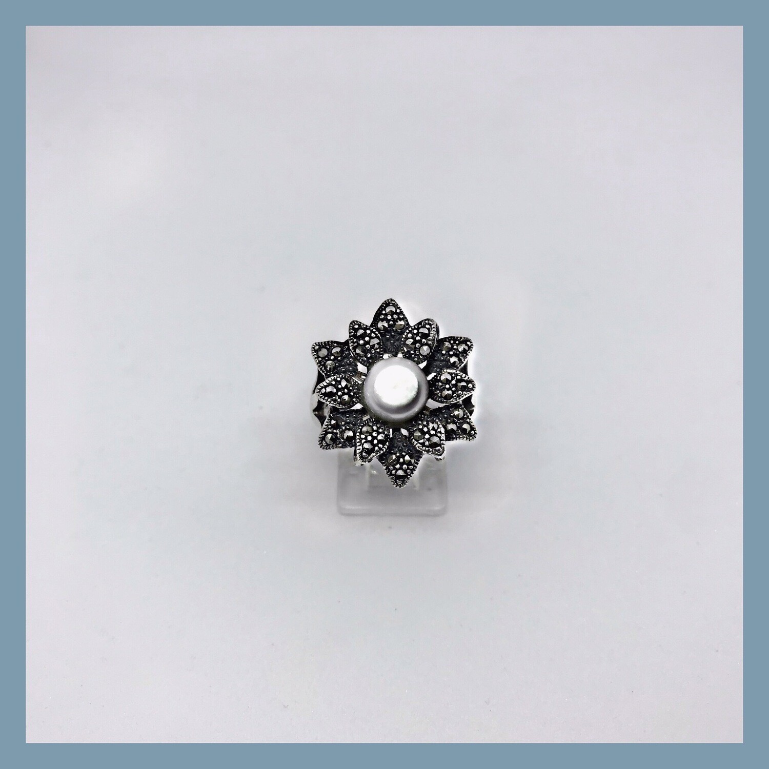 Anillo con perla cultivada