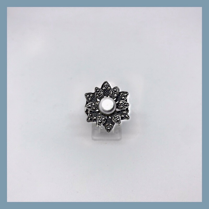 Anillo con perla cultivada