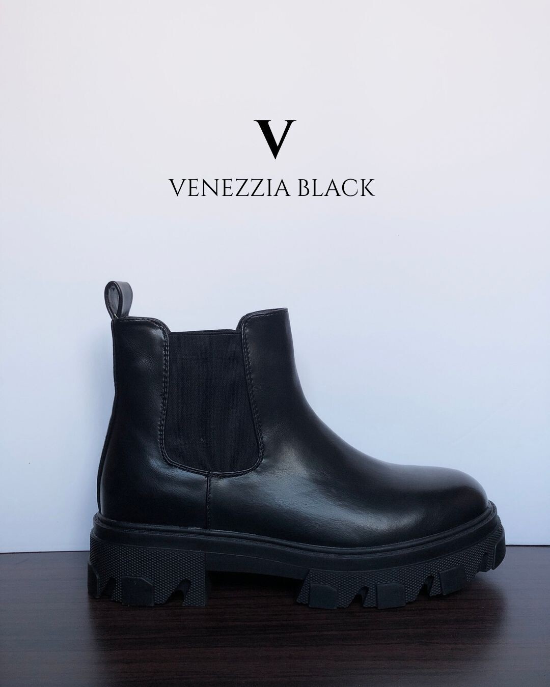 BLACK BOOTS (New)