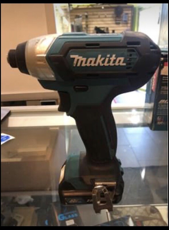 Makita dt03 12v lithium ion 1/4” impact driver with battery