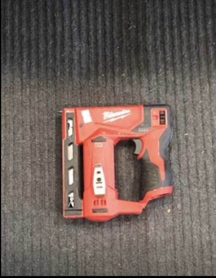 Milwaukee 2447 3/8” Crown Stapler