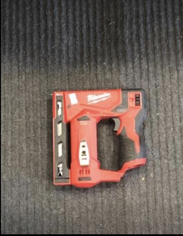 Milwaukee 2447 3/8” Crown Stapler