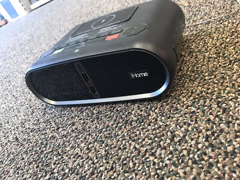 Dual USB charging ports and Speakerphone with Digital Voice Echo