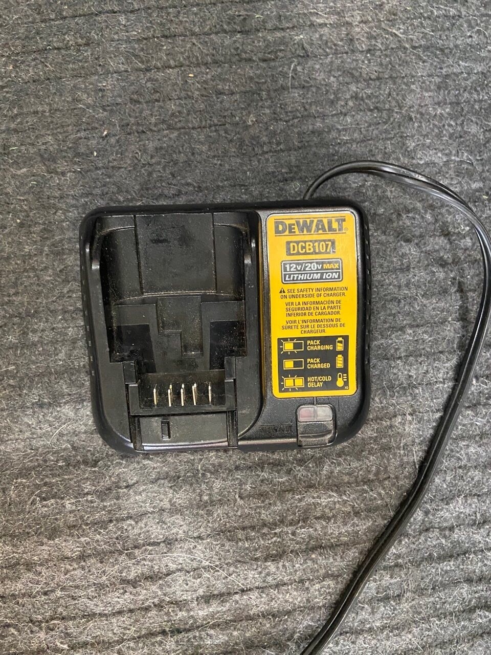 DEWALT DCB107 12-20V Max Li-Ion Battery Charger for DEWALT Batteries