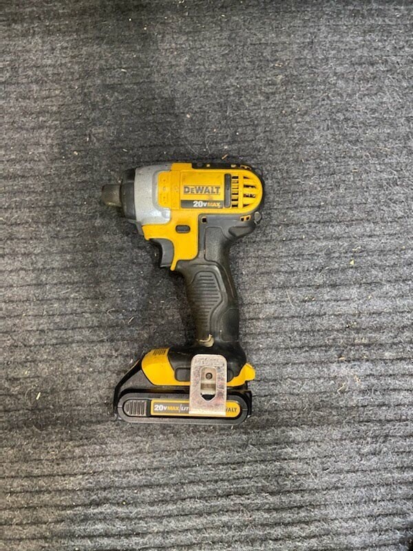 Dewalt DCF885 20V MAX 1/4&quot; Impact Driver Bare Tool w/OEM Belt Clip