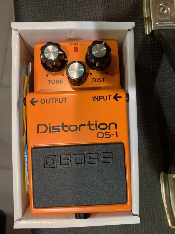 Boss Distortion DS-1