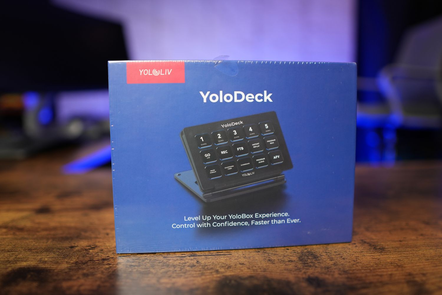 YOLOLIV YoloDeck, Studio Controller Keyboard, 15 Customizable LCD Keys