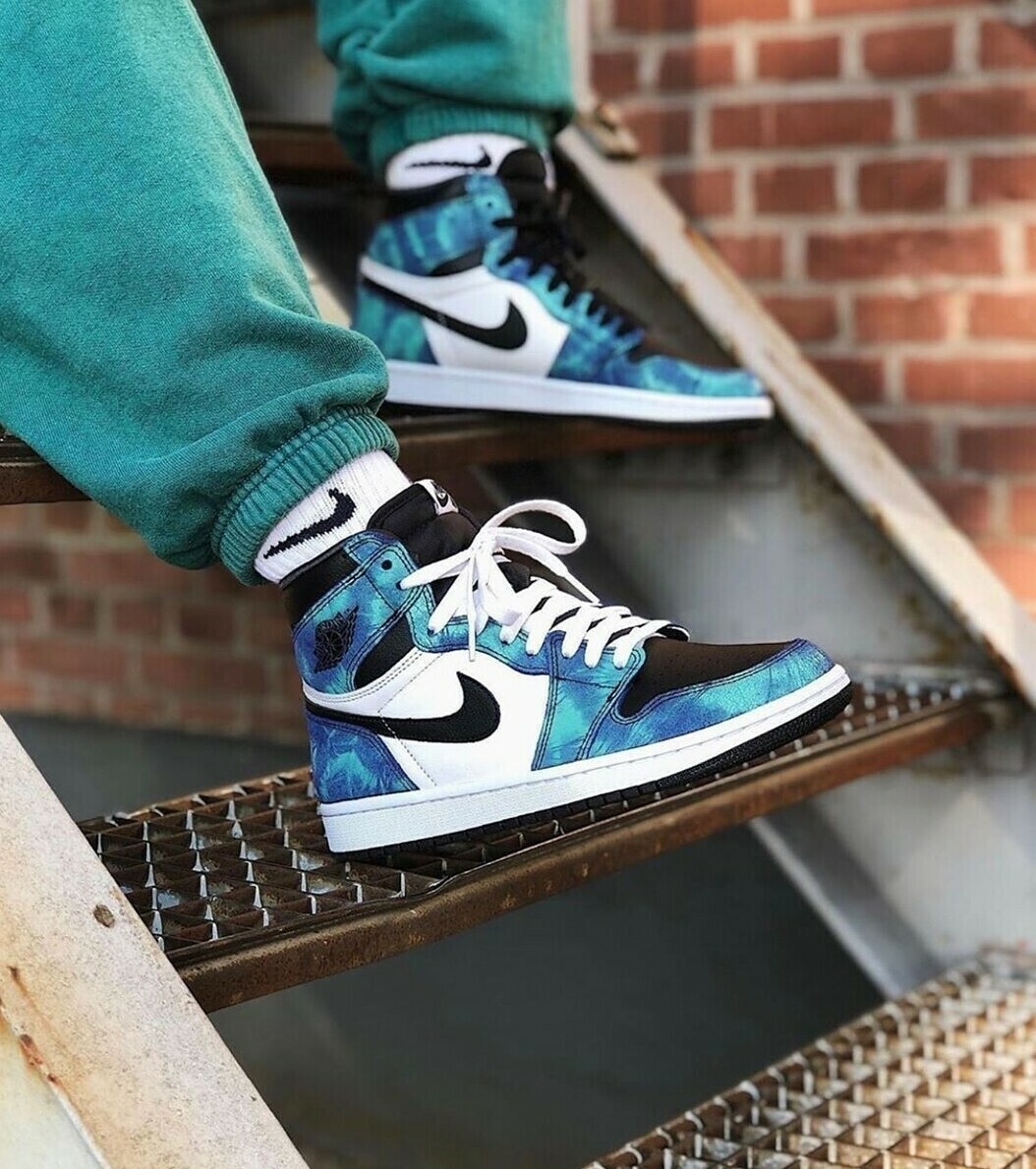 Air Jordan 1 WMNS  Retro High &#39;Tie Dye&#39;