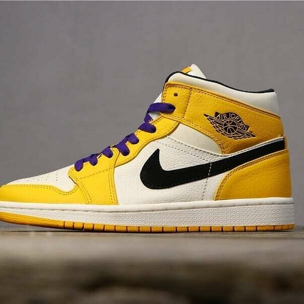 Air Jordan 1
Mid Lakers*