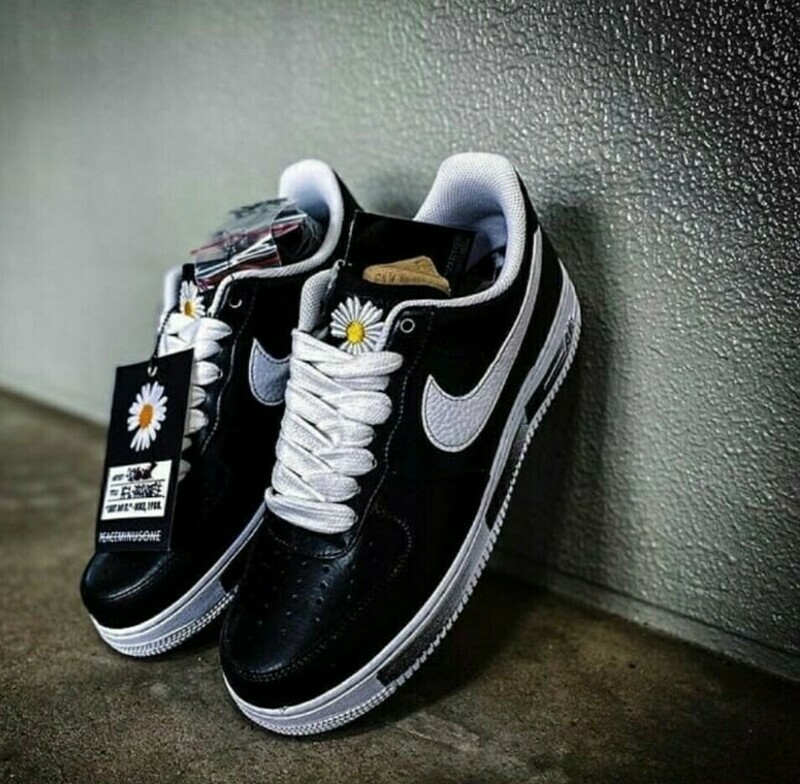 Nike Air Force 1 Low G-dragon
Peaceminusone para-noise