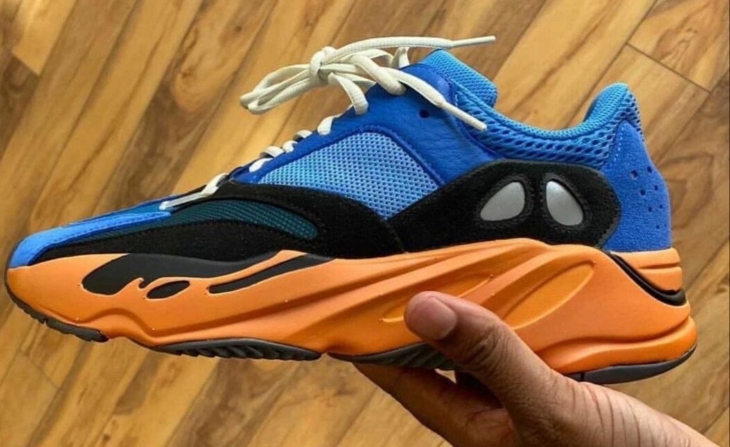 Yeezy boost 700 bright blue