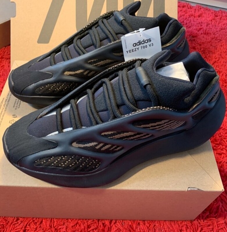 Yeezy boost 700 V3 CLAY BROWN (2020) 
