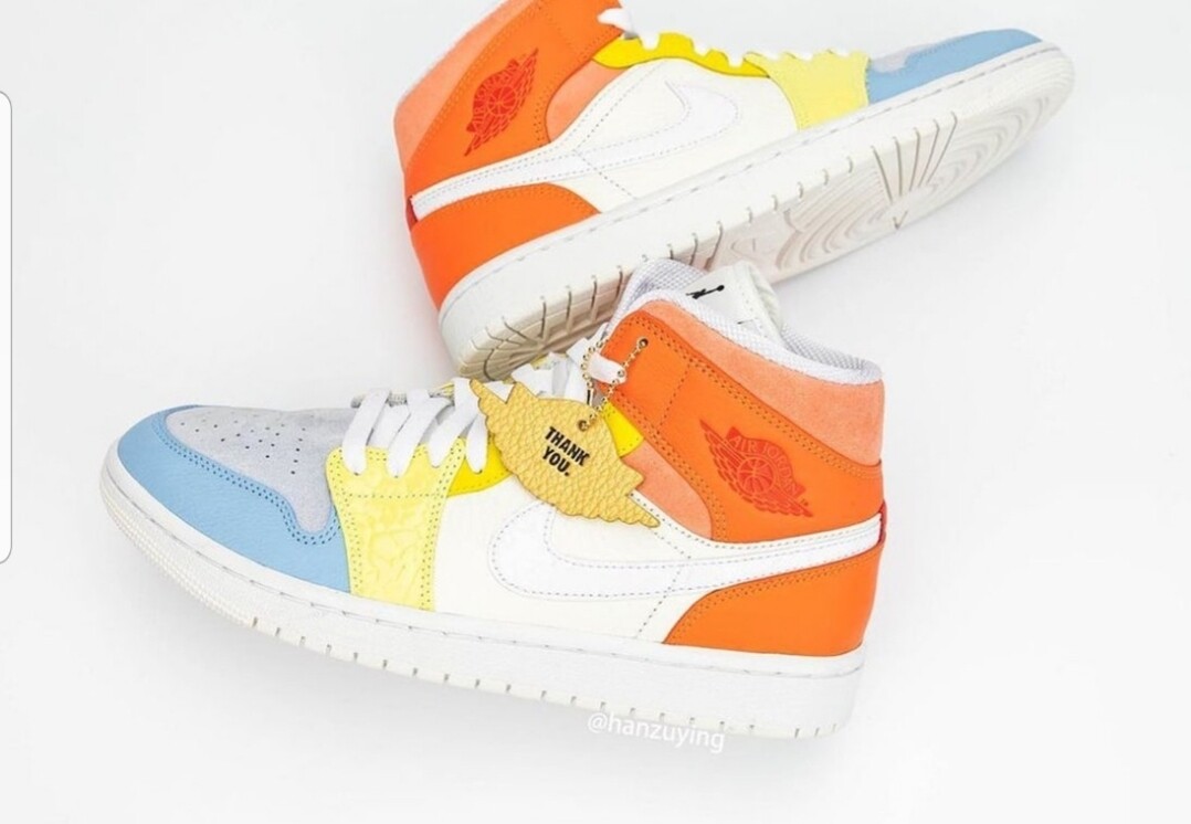 Air Jordan 1 Mid WMNS to my first coach(2021) 