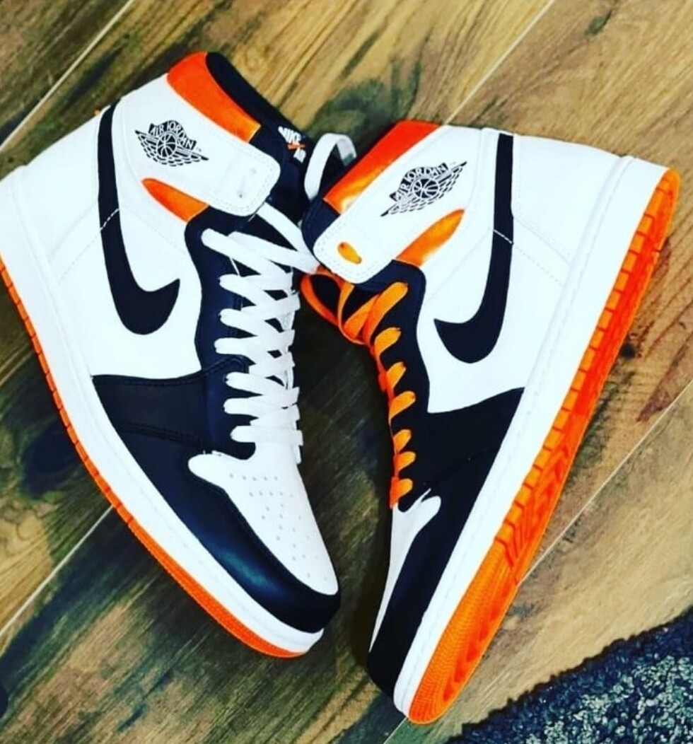 Air Jordan 1 High OG ELECTRO ORANGE 
