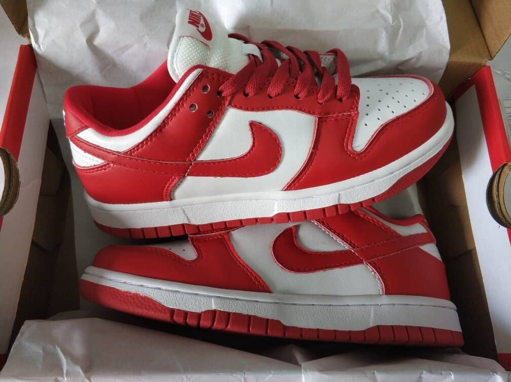 DUNK LOW UNIVERSITY RED