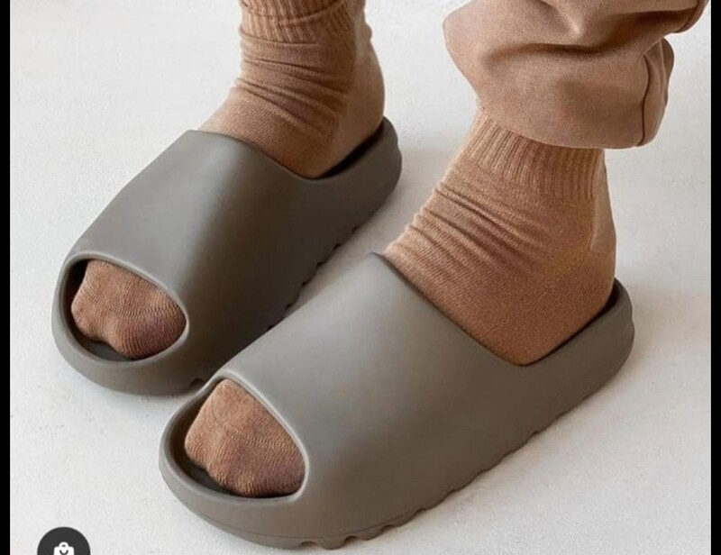 ADIDAS Yeezy slide Desert Earth Brown 