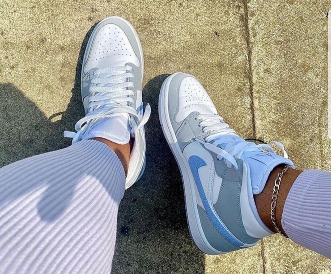 Air Jordan 1 Mid Alluminium Wolf Gray (W) 