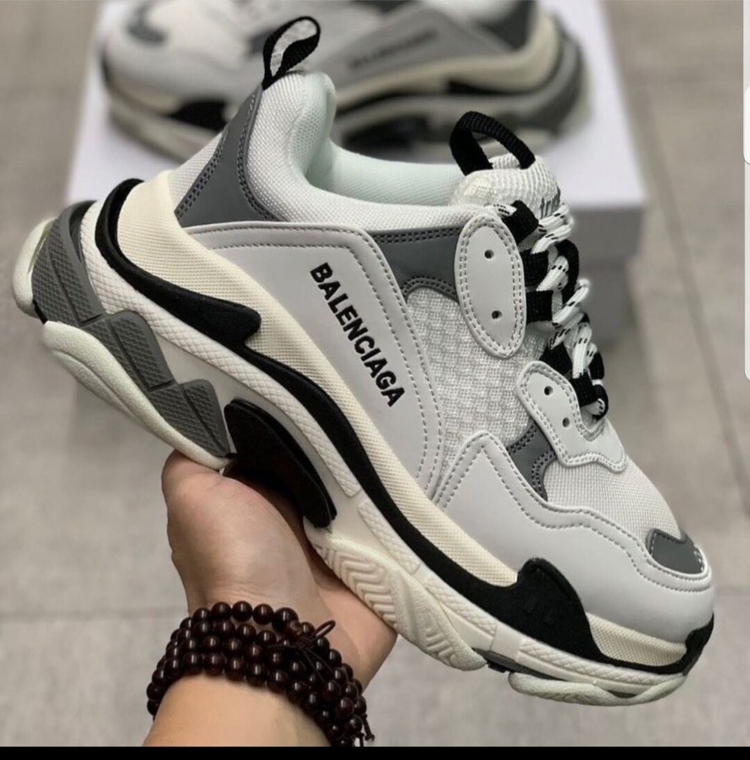 Balenciaga triple s white grey