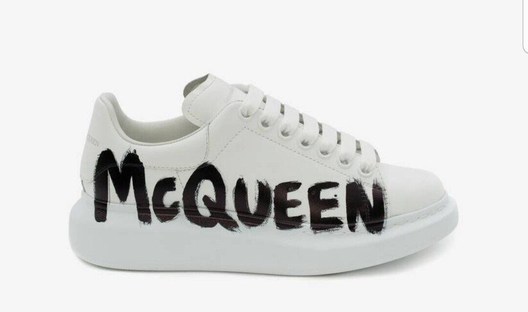 Alexander  Mcqueen Oversized Graffiti white /black 